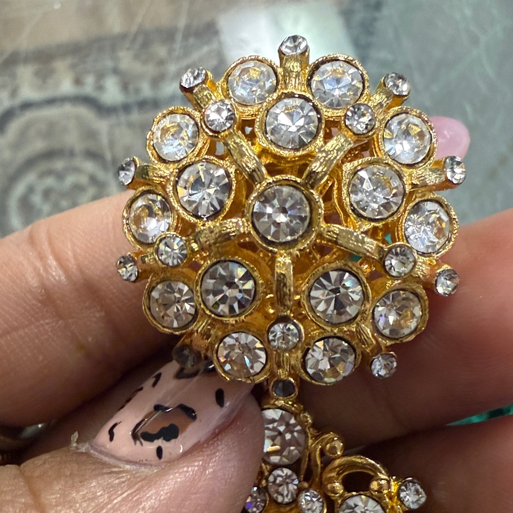 Barrera Gold Crystal Chandelier Clip Earrings - Picture 4 of 6